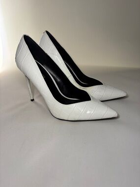 Winnie Harlow x Steve Madden Collaboration PRINCESS White Croc Pumps Size 9